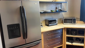 Unclassified image, 5 of 6, button - Large Marina District Loft- Best Location- Walking distance to everywhere! (San Diego)