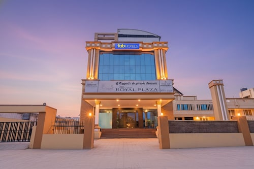 Fabhotel The Royal Plaza