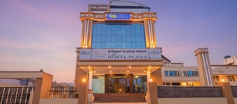 Fabhotel The Royal Plaza