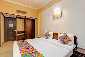 Egyptian cotton sheets, premium bedding, in-room safe, free WiFi - Fabhotel The Royal Plaza (Chennai)