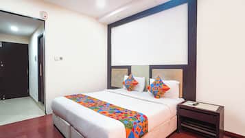 Egyptian cotton sheets, premium bedding, in-room safe, free WiFi