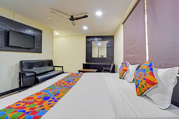 Egyptian cotton sheets, premium bedding, in-room safe, free WiFi - Fabexpress Ab Merdian (Coimbatore)