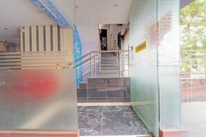 Property entrance - Fabexpress Ab Merdian (Coimbatore)