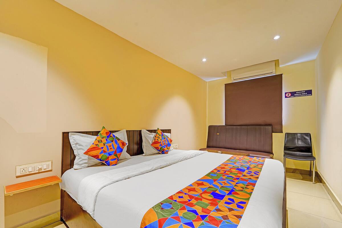 Egyptian cotton sheets, premium bedding, in-room safe, free WiFi