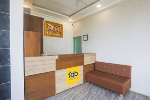 Reception - Fabhotel Lake Vista (Indore)