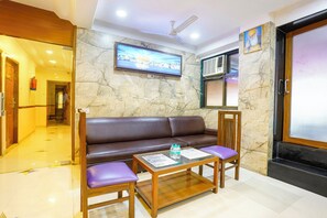 Coin salon dans le hall