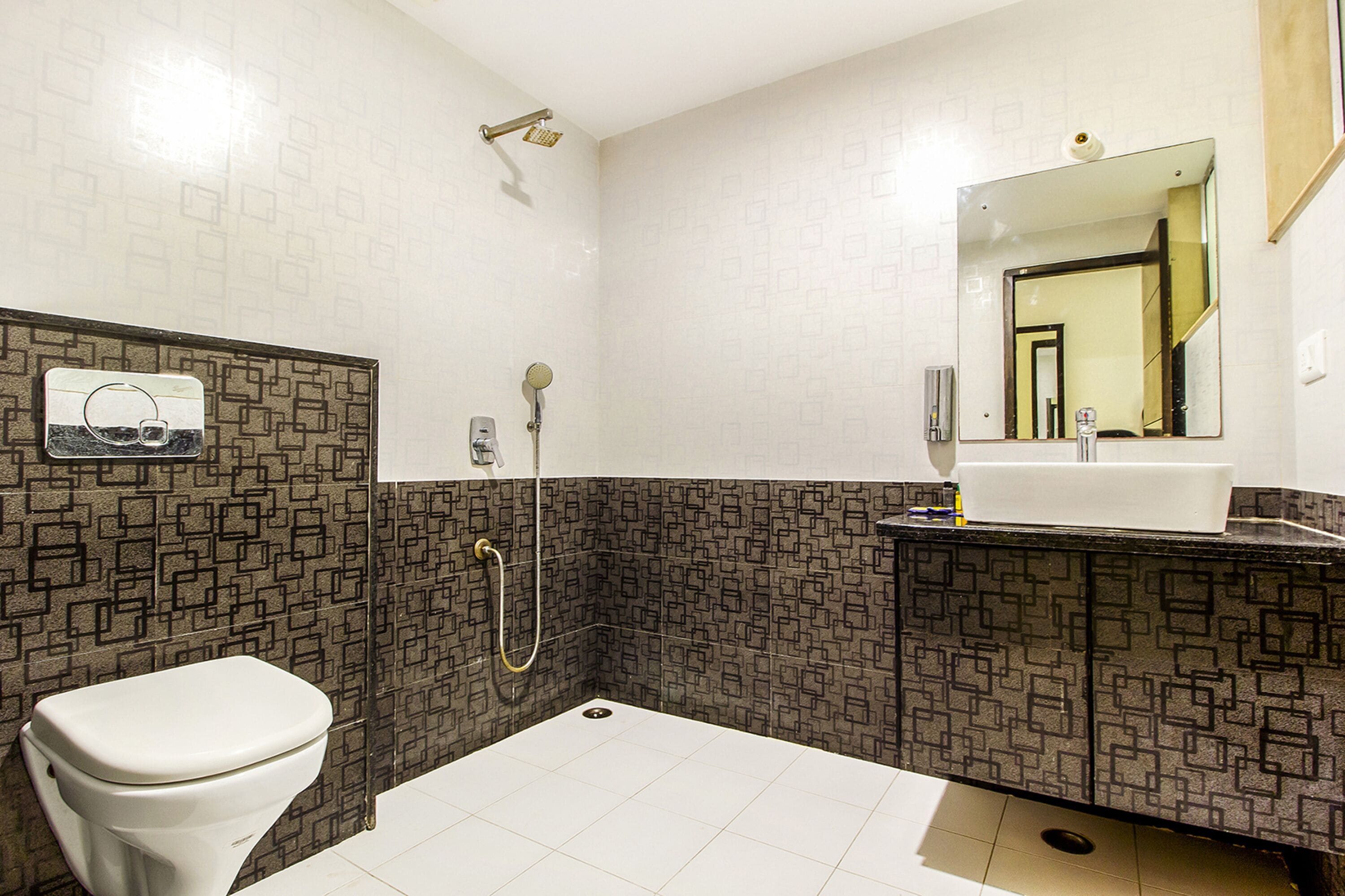 Foto - FabHotel Cruz Royale - Nr- Bandra West