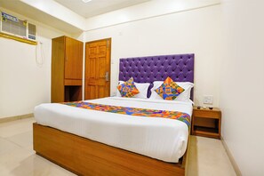 Premium Room | Egyptian cotton sheets, premium bedding, in-room safe, desk