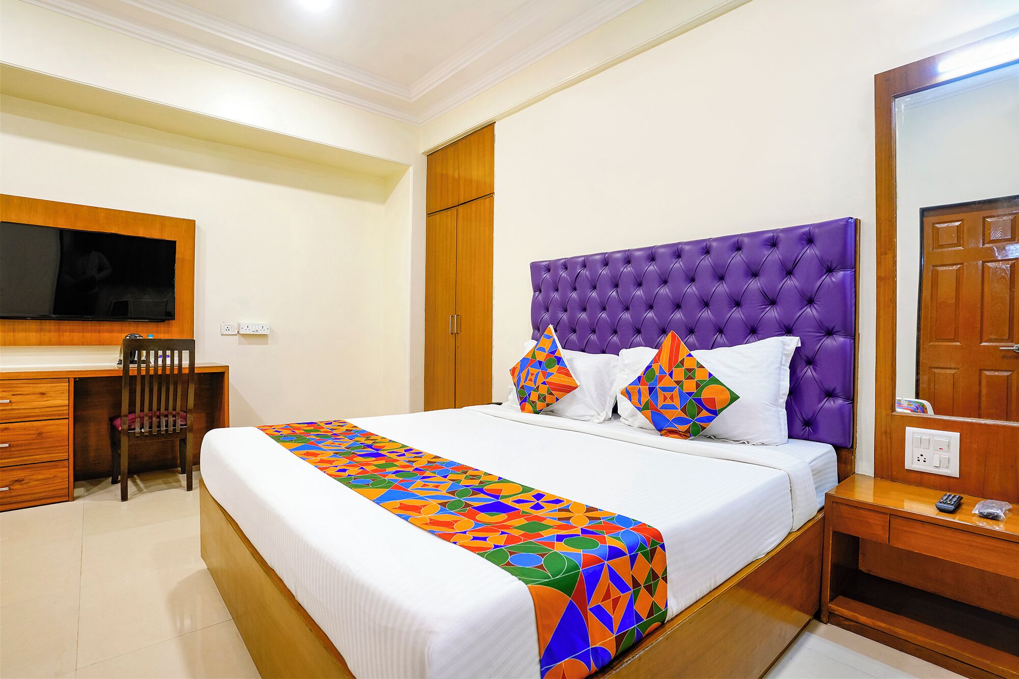 Foto - FabHotel Cruz Royale - Nr- Bandra West