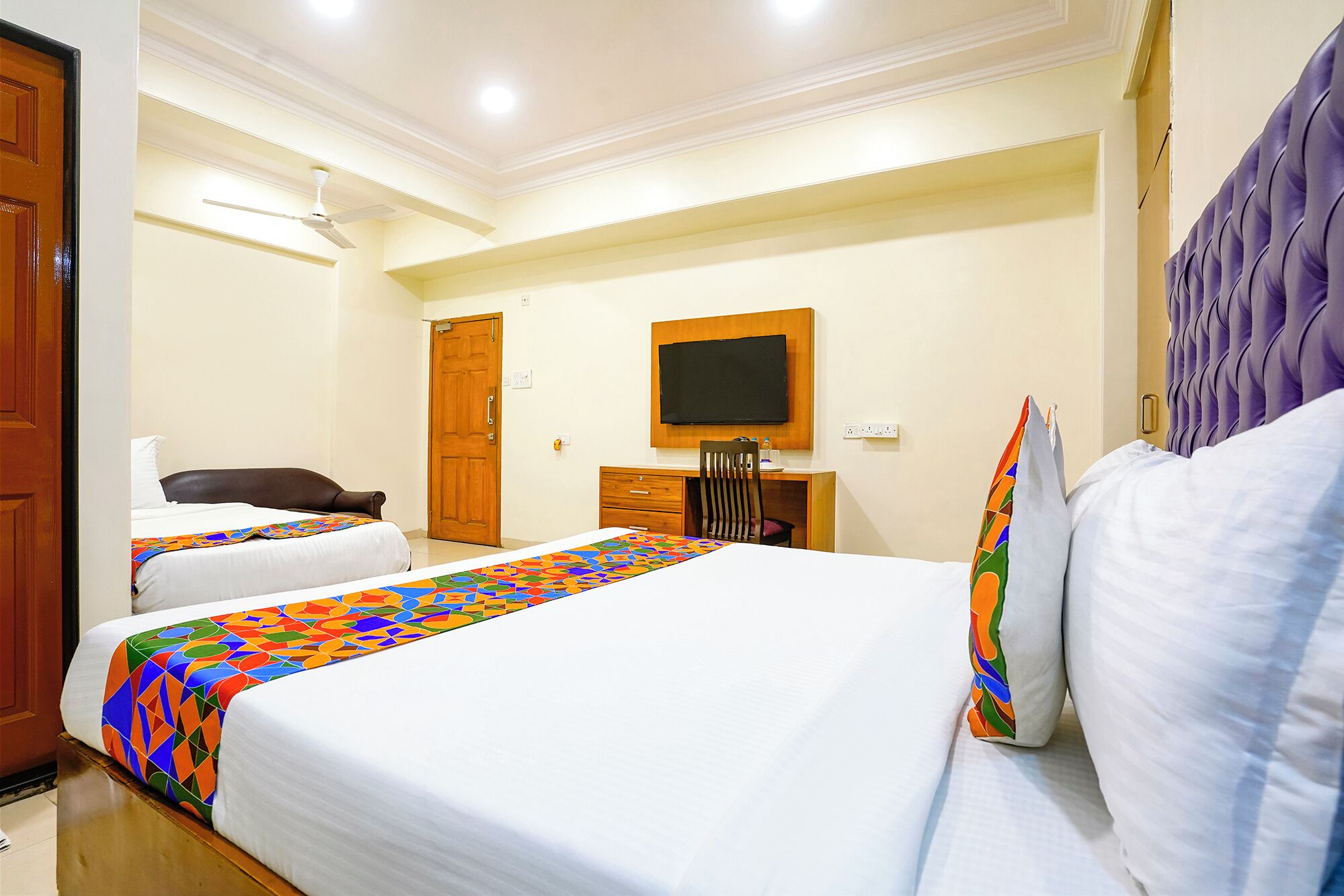Foto - FabHotel Cruz Royale - Nr- Bandra West