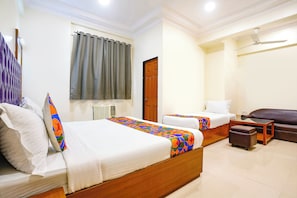 Family Room | Egyptian cotton sheets, premium bedding, in-room safe, desk