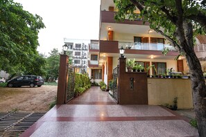 Entrada de la propiedad