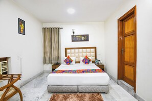 Egyptian cotton sheets, premium bedding, in-room safe, free WiFi