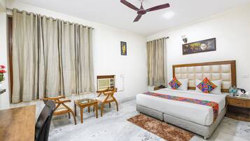 Deluxe Room | Egyptian cotton sheets, premium bedding, in-room safe, free WiFi