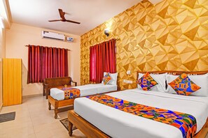 Egyptian cotton sheets, premium bedding, in-room safe, free WiFi