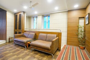 Área de estar no saguão