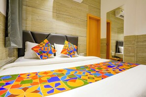 Deluxe Room | Egyptian cotton sheets, premium bedding, in-room safe, free WiFi
