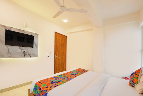 Egyptian cotton sheets, premium bedding, in-room safe, free WiFi