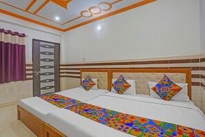 Family Room | Egyptian cotton sheets, premium bedding, in-room safe, free WiFi