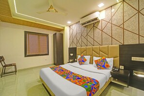Egyptian cotton sheets, premium bedding, in-room safe, free WiFi - FabHotel Alexa, Bhanpur (Bhopal)