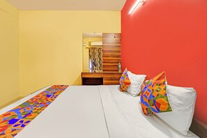 Egyptian cotton sheets, premium bedding, in-room safe, free WiFi