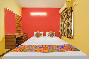 Deluxe Room | Egyptian cotton sheets, premium bedding, in-room safe, free WiFi - Fabhotel Maruthi (Coimbatore)