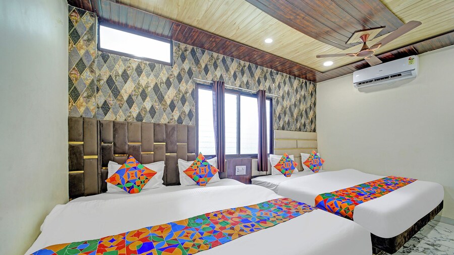 Fabhotel Starlight Inn