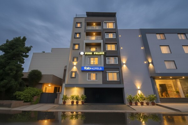 Fabhotel Pink Palace Raja Park = Fabhotel 粉红宫殿拉贾公园 - 齋浦爾