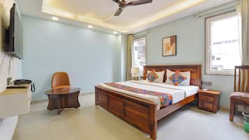 Executive Room | Egyptian cotton sheets, premium bedding, in-room safe, free WiFi