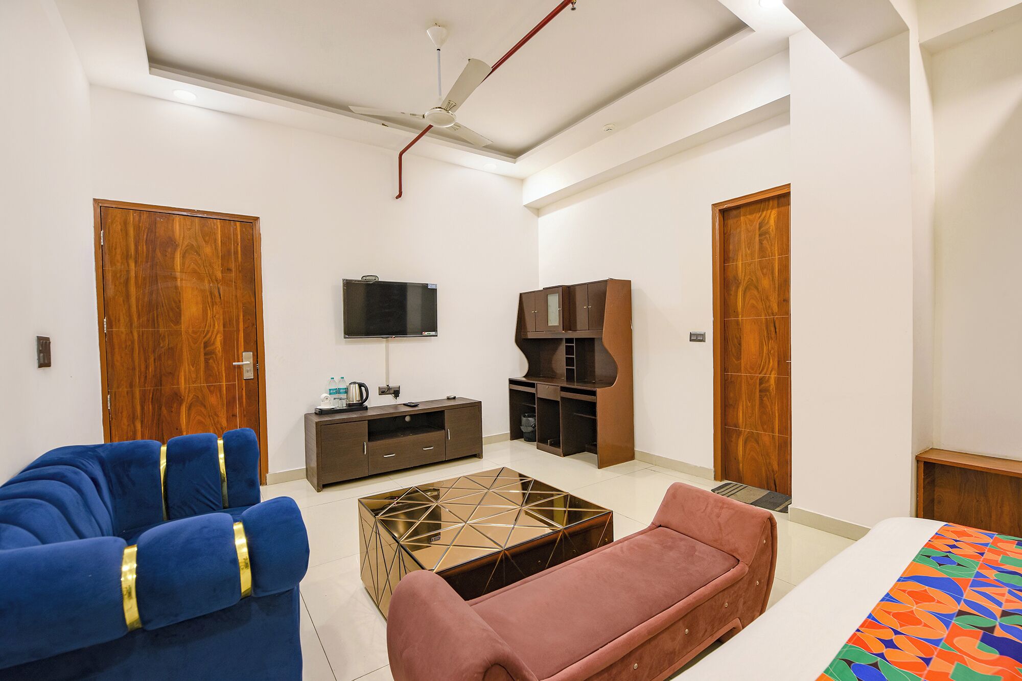 Egyptian cotton sheets, premium bedding, in-room safe, free WiFi