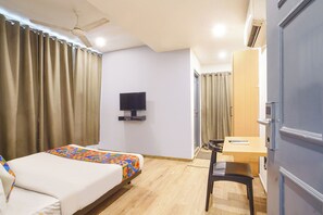 Egyptian cotton sheets, premium bedding, in-room safe, free WiFi