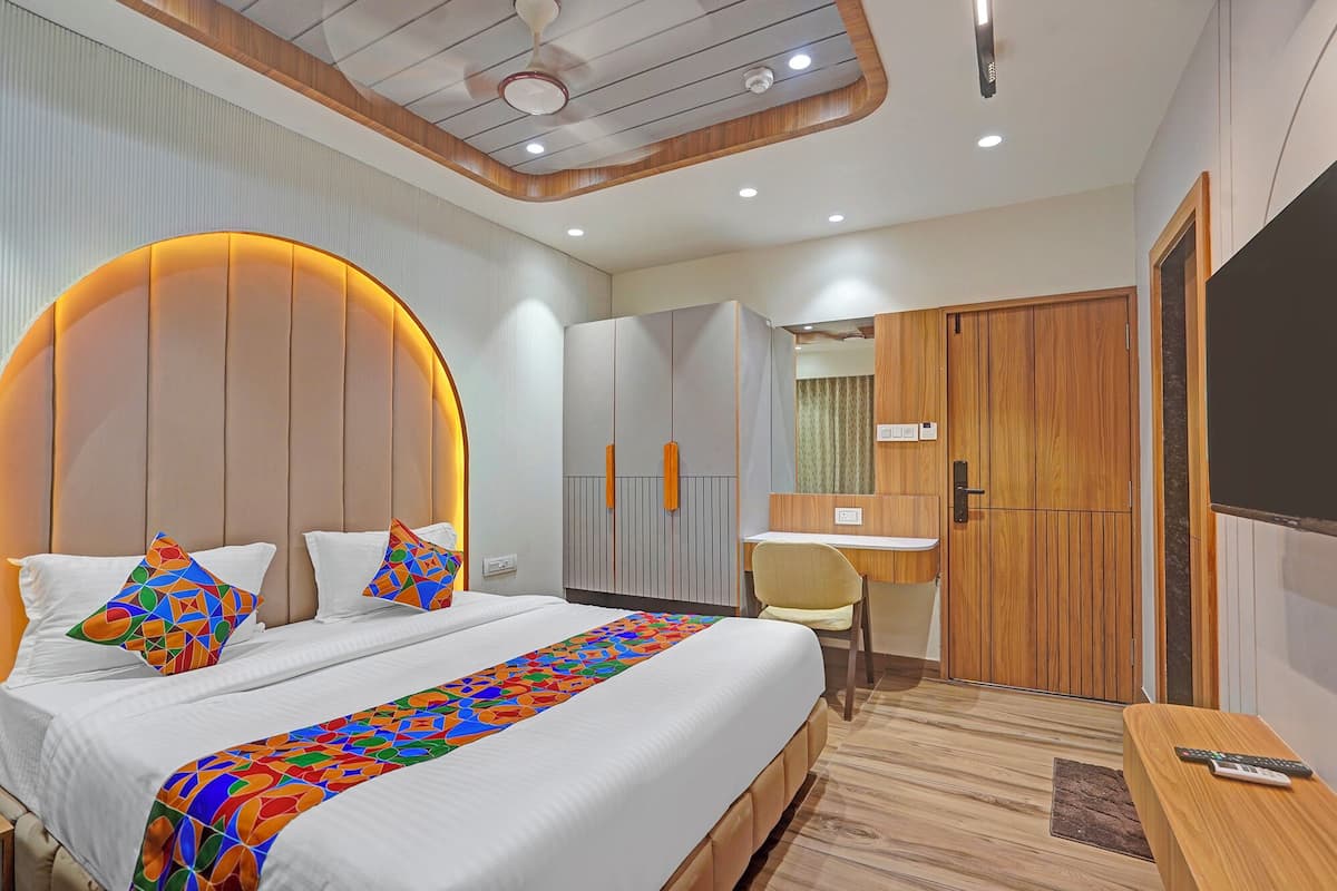 Deluxe Room | Egyptian cotton sheets, premium bedding, in-room safe, free WiFi