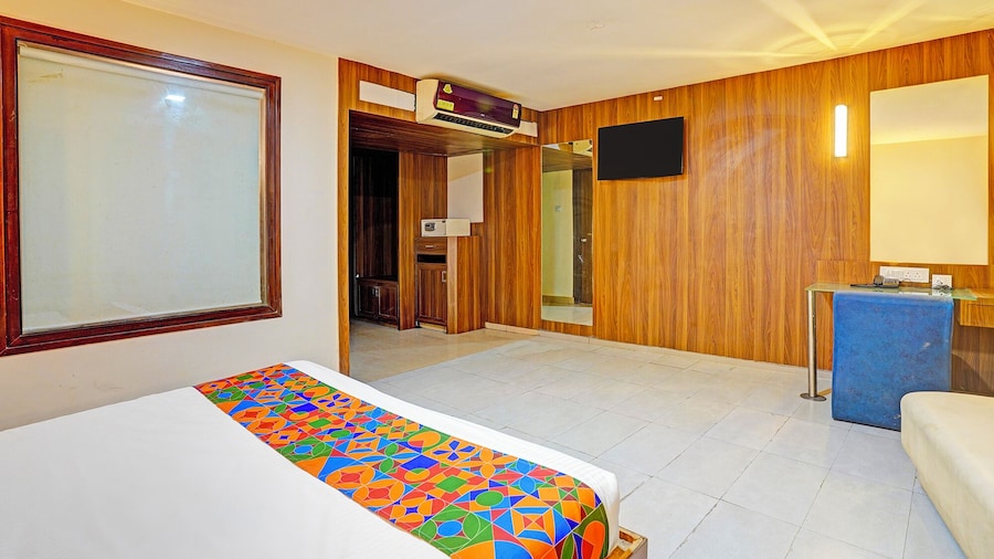 Fabhotel Brigade Suites