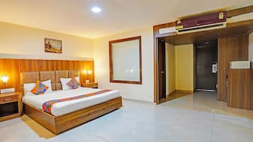 Premium Room | Egyptian cotton sheets, premium bedding, in-room safe, free WiFi