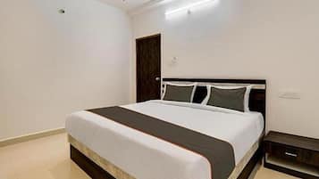 Egyptian cotton sheets, premium bedding, in-room safe, free WiFi
