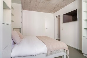 Bügeleisen/Bügelbrett, WLAN, Bettwäsche