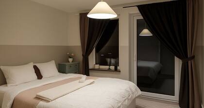 Sunny room on top floor -pet friendly