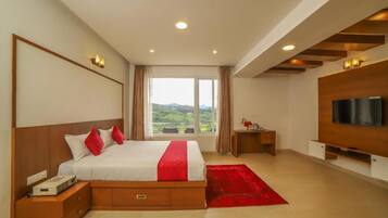 Ropa de cama de alta calidad, colchones con pillow-top y escritorio