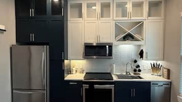 Micro-ondes, four, plaque de cuisson, lave-vaisselle