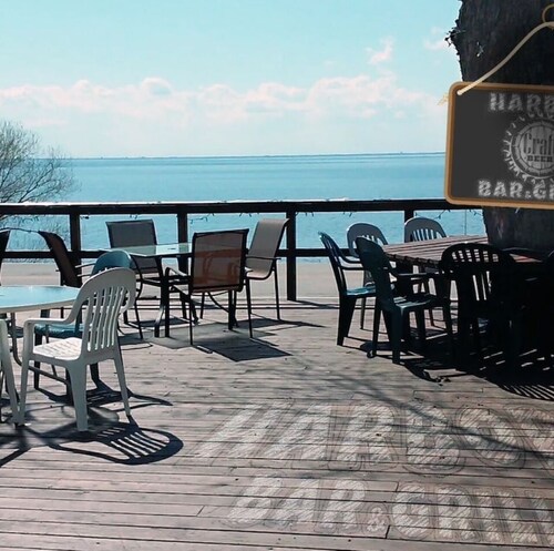 Secluded Lake House Retreat