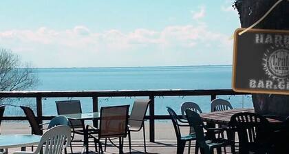 Secluded Lake House Retreat