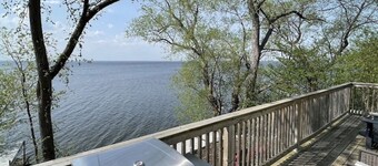  Lakefront Cottage on Lake Winnebago