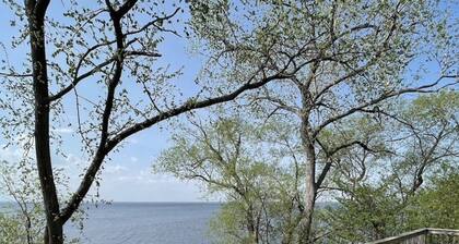 Lakefront Cottage on Lake Winnebago