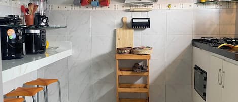 Micro-ondas, fogão, cooktop