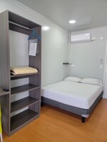 Habitación básica, no fumadores | Escritorio, espacio para trabajar con un portátil, wifi gratis