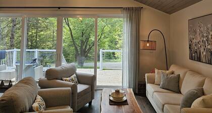 Muskoka River Retreat - Where Nature Meets Elevated Comfort