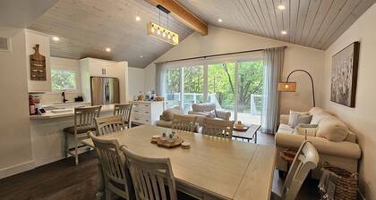 Muskoka River Retreat - Where Nature Meets Elevated Comfort