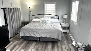 1 bedroom, free WiFi, bed sheets