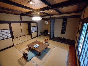 Basic Twin Room, Mountain View | Free WiFi