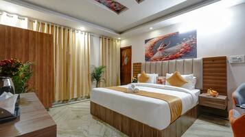 Luxe tweepersoonskamer | Een laptopwerkplek, gratis wifi, beddengoed